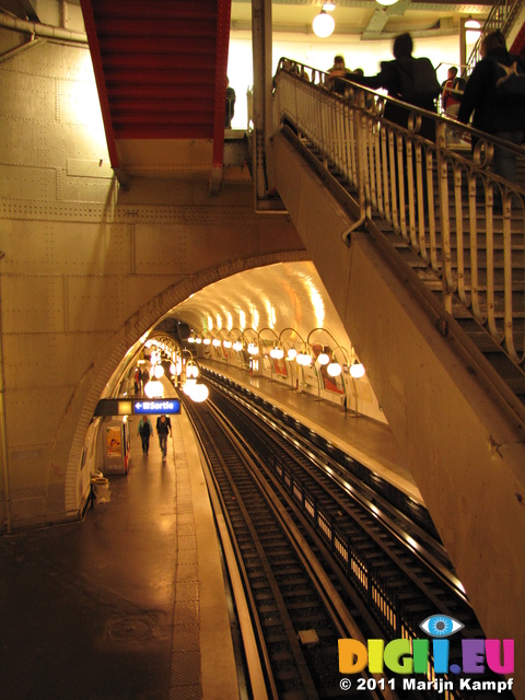 SX18538 Metro Concorde station